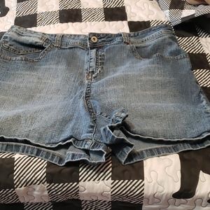 Cato Woman Denim Shorts Size 16W